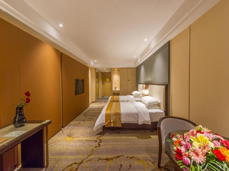 Vienna International Hotel Diecai Wanda High Speed ​​Rail Station Guilin Exterior photo